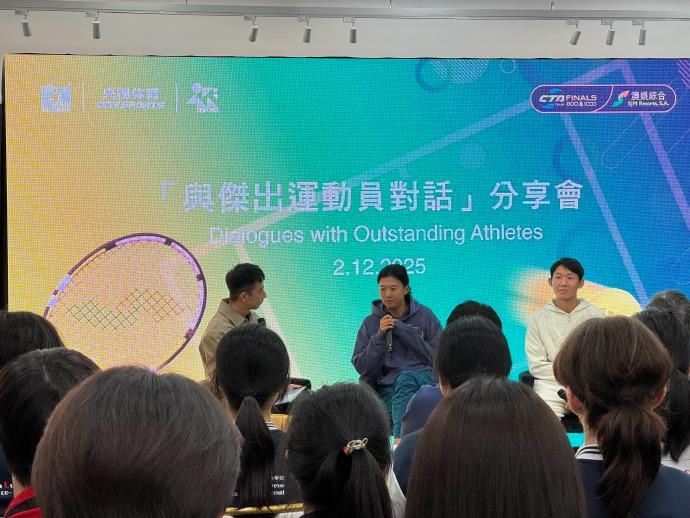 中国金花刘方舟退役！