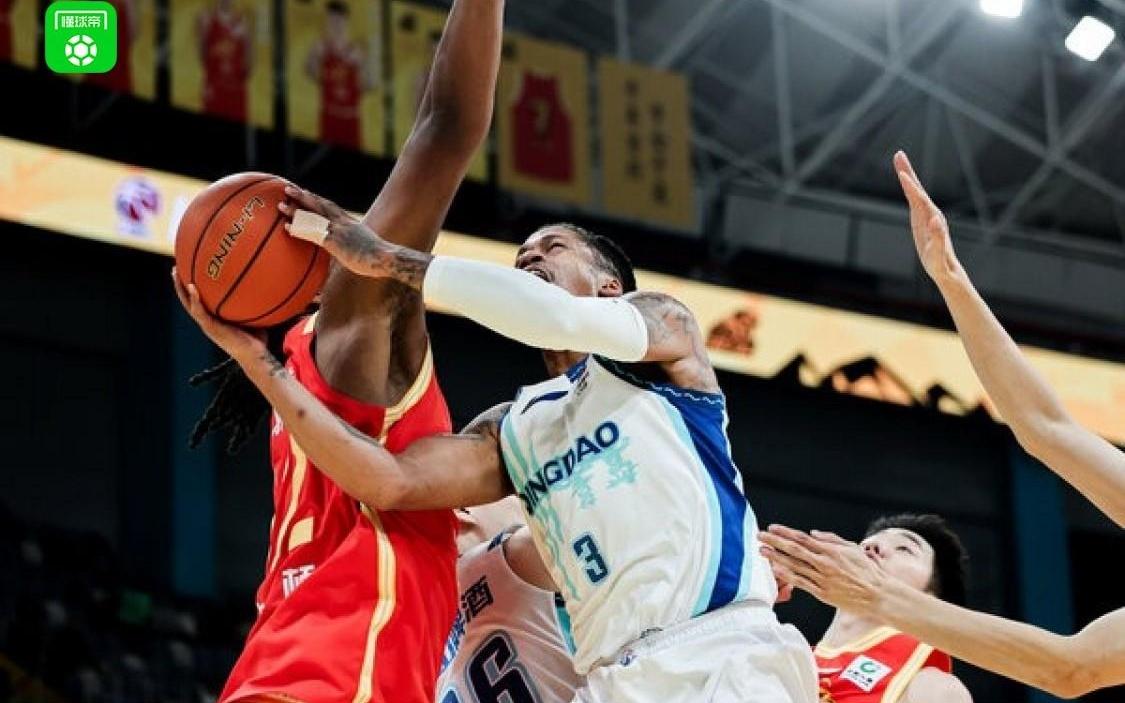 广厦9075青岛豪取6连胜，卡尔顿25+10+5，段昂君19分