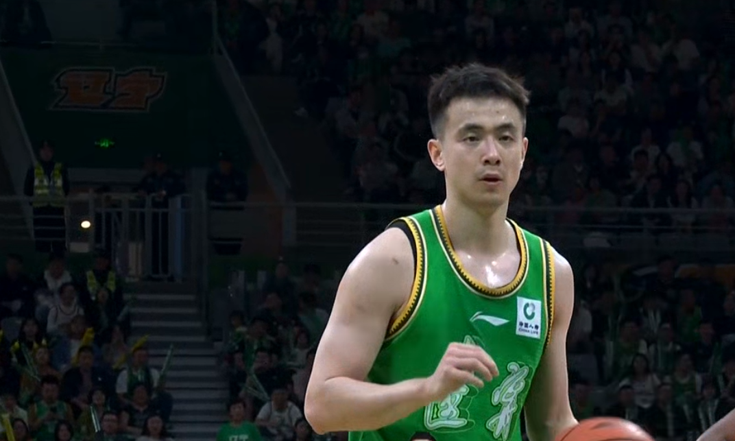 CBA又一个顶级后卫19岁小将面对赵继伟砍23分，真厉害