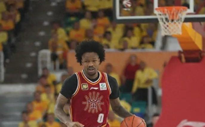 抵达上海！超级外援正式重返CBA，上赛季带队淘汰广东