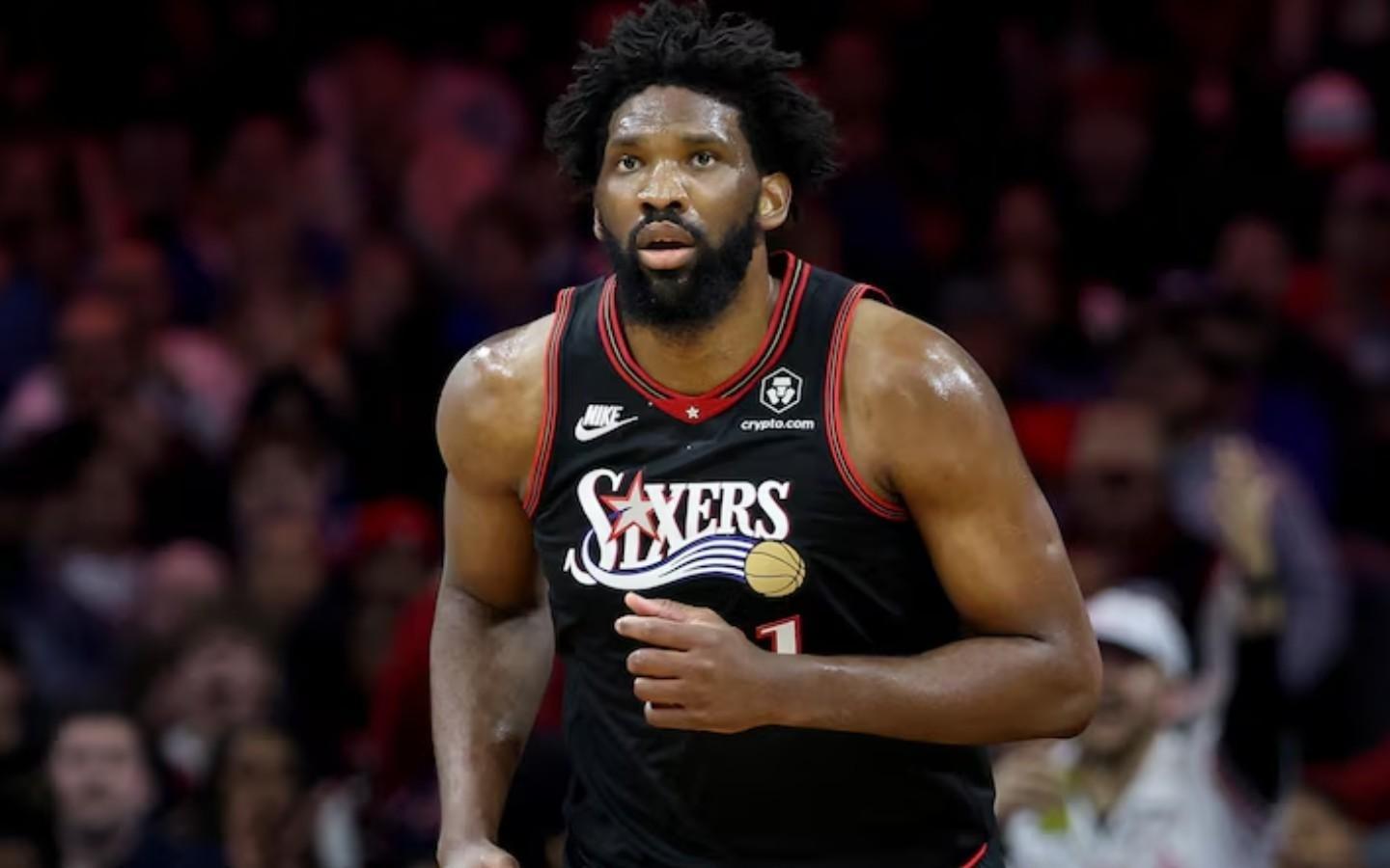 官方：76人因将恩比德列为不可出场又让其登场而被罚款10万美元