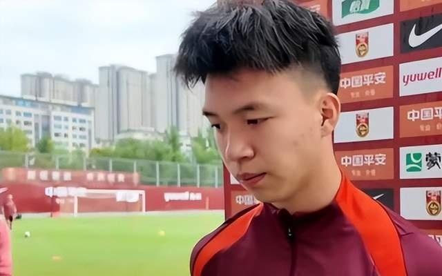国足最大希望：王钰栋昨晚再爆发，今年