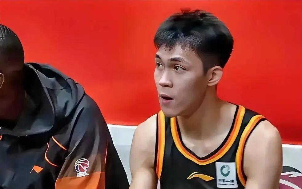 CBA排行榜：上海登第1广东跌至第3，辽篮未进前5，7连败球队诞生