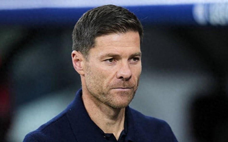 欧冠：皇马输球阿隆索却不会下课，全队力挺主帅渡难关