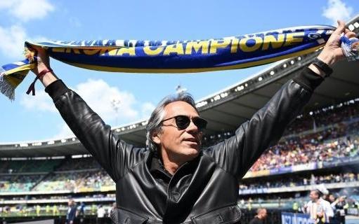 迪真纳罗展望米兰vs那不勒斯：魔笛与洛博特卡的较量备受瞩目