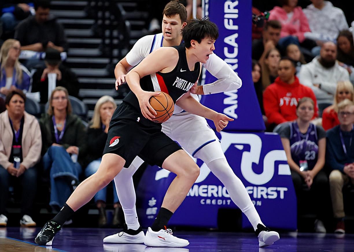 杨瀚森纵情吃喝长膘美国记者：他正在