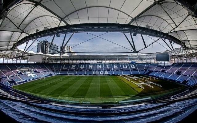 记者：受恶劣天气影响，莱万特vs黄潜的比赛无法如期举行