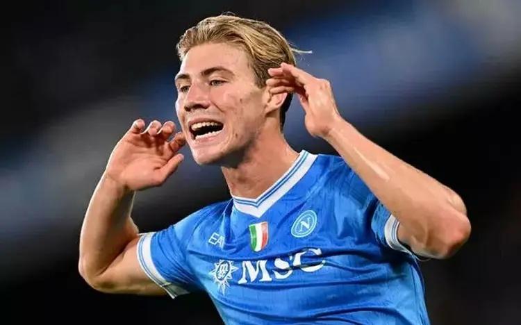 3500万欧，巴萨买断拉什福德，1亿镑，红魔中场补强计划曝光！