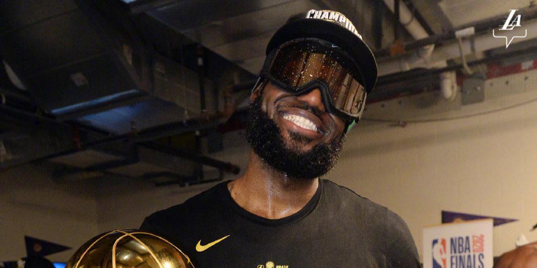 皮尔斯：珍妮巴斯靠詹姆斯得到100亿美元！还有总冠军！