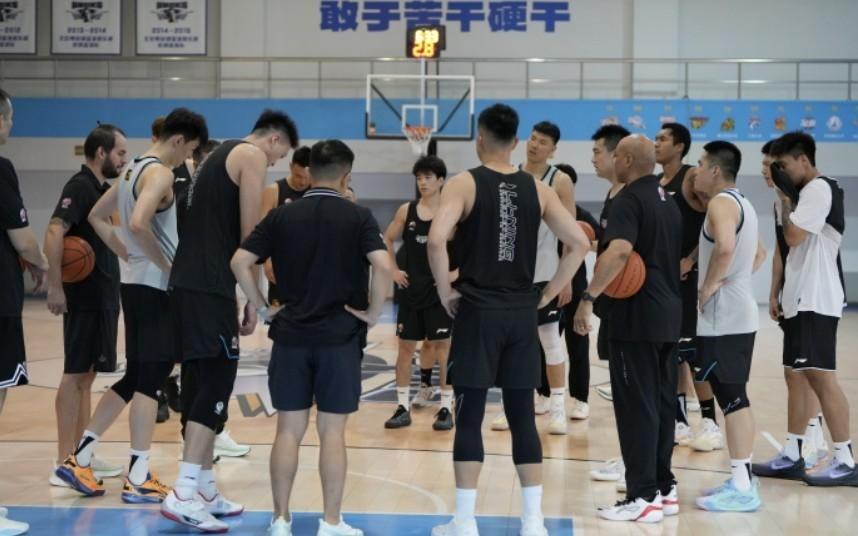媒体人：十一假期北京男篮只休息两天，其他时间都要训练