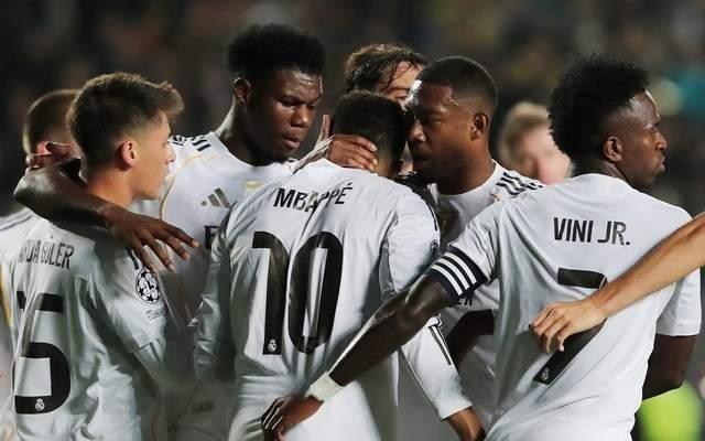 欧冠混乱现场！15万人抢2万张票球场挤爆女员工崩溃哭了