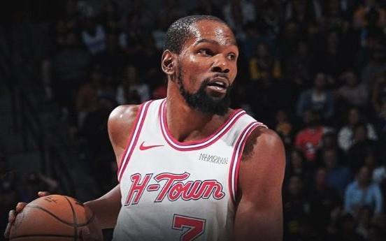 老而弥坚，杜兰特砍25分5帽，成为NBA拿