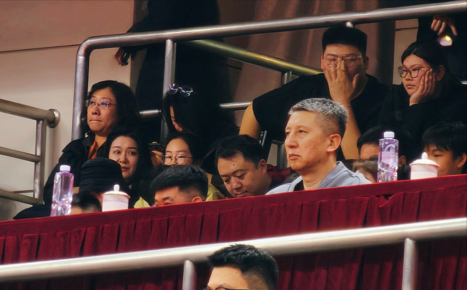 意外35分惨败！终结3连胜，CBA焦点1战，郭士强现场叹气难掩失望