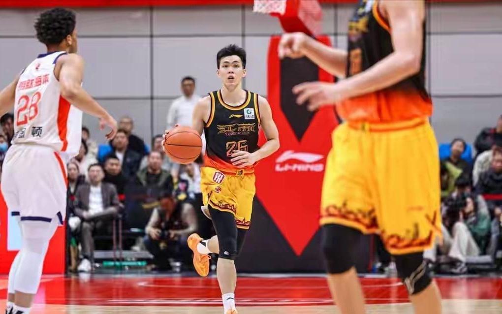 CBA第一后卫产生，打爆郭士强爱徒，中国男篮必须带他