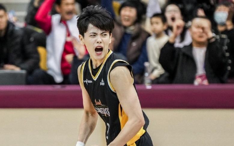 10连胜！卫冕冠军广东女篮大胜河北高居WCBA第一王丽丽23分