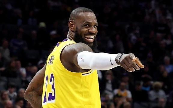 詹姆斯回归进入倒计时身体反馈良好即将参与合练