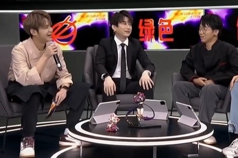 你在暗指谁Cat：请问巨肥AD一直暴毙，bsyy教练应该怎么处理