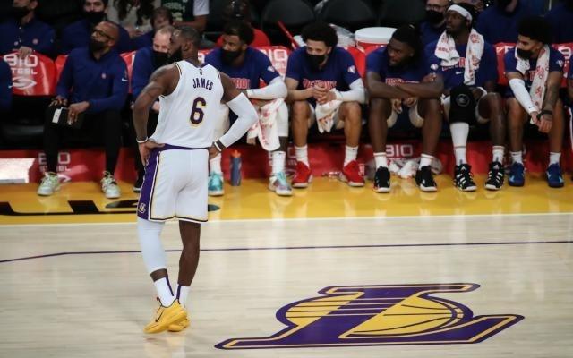 詹姆斯核心圈被搜证NBA非法赌案风波再升级