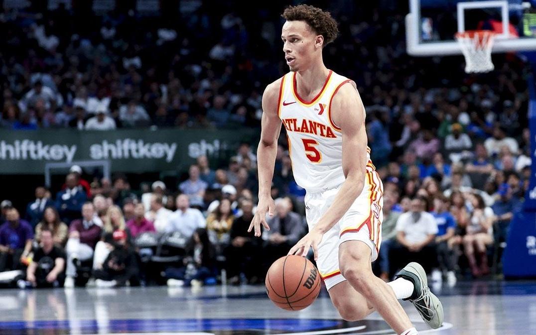 丹尼尔斯寻求一份潜在的3000万美元年薪合同，他与老鹰前景不明朗