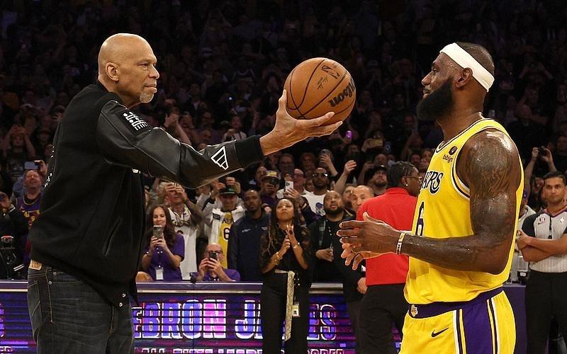 詹姆斯：我没有刻意追求历史得分王的