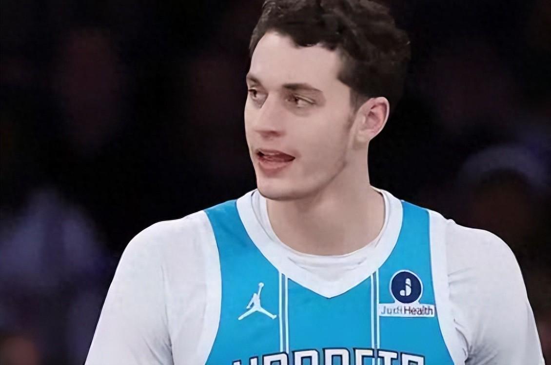 新秀榜前十更新：独行侠落选秀第八，鹈鹕两人进前五，弗拉格第一