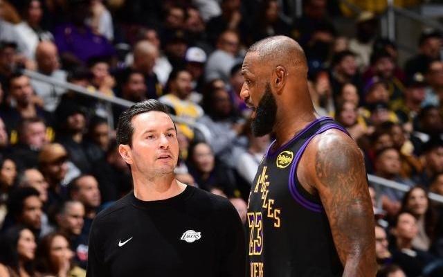 回击质疑！詹皇归来大秀妙传：三巨头合体真猛