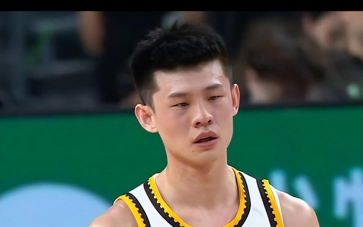 辽宁输青岛揪出混子，辽宁2首发0分，杨鸣甩锅遭怼，换帅呼声高