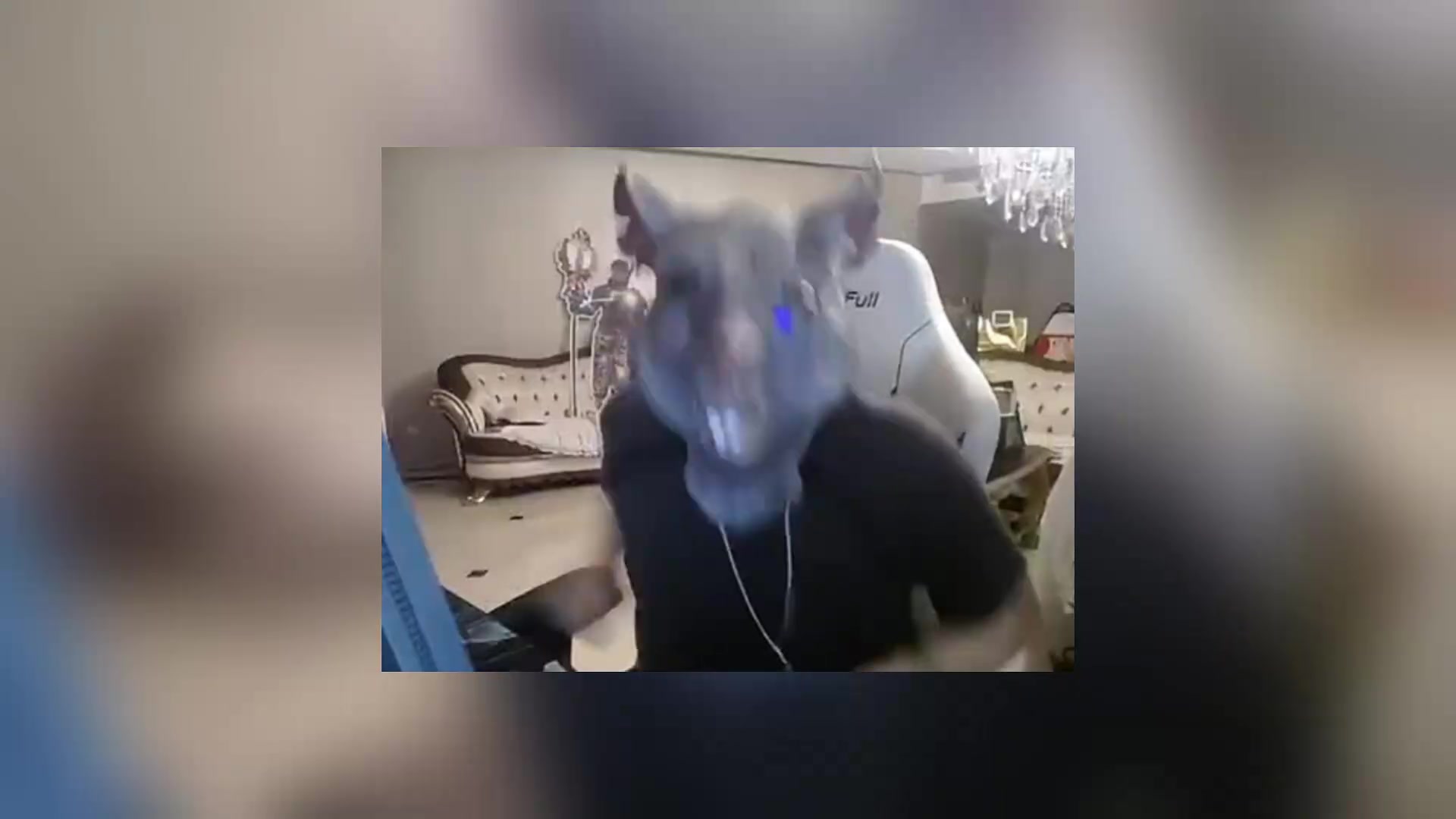 姿态看语音仁川双C越塔四杀队友喊别越：我就猜到是这种情况！
