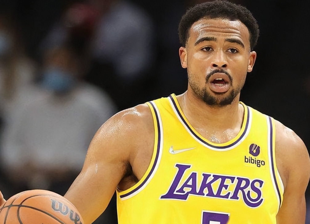 从詹姆斯接班人，到NBA流浪汉！才24岁就被迫去土耳其豪门捞金