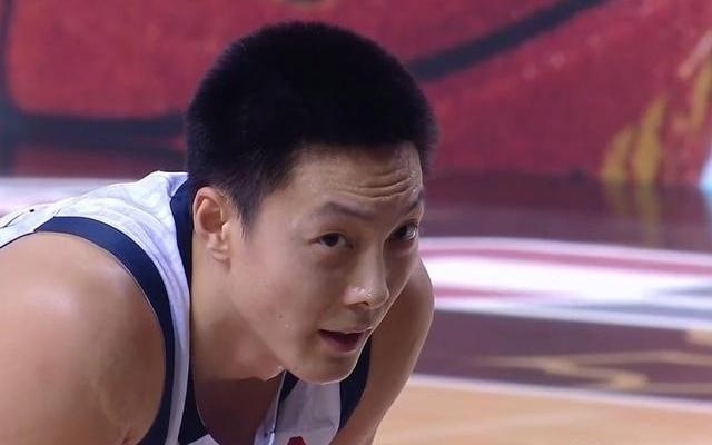 广东新赛季最大谜团！胡明轩场均8.2分领衔多项数据创近七年新低