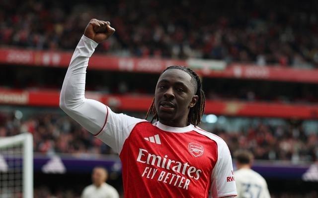 埃泽：不知道怎么就在禁区找到了空当，打进处子球并且赢球很特别