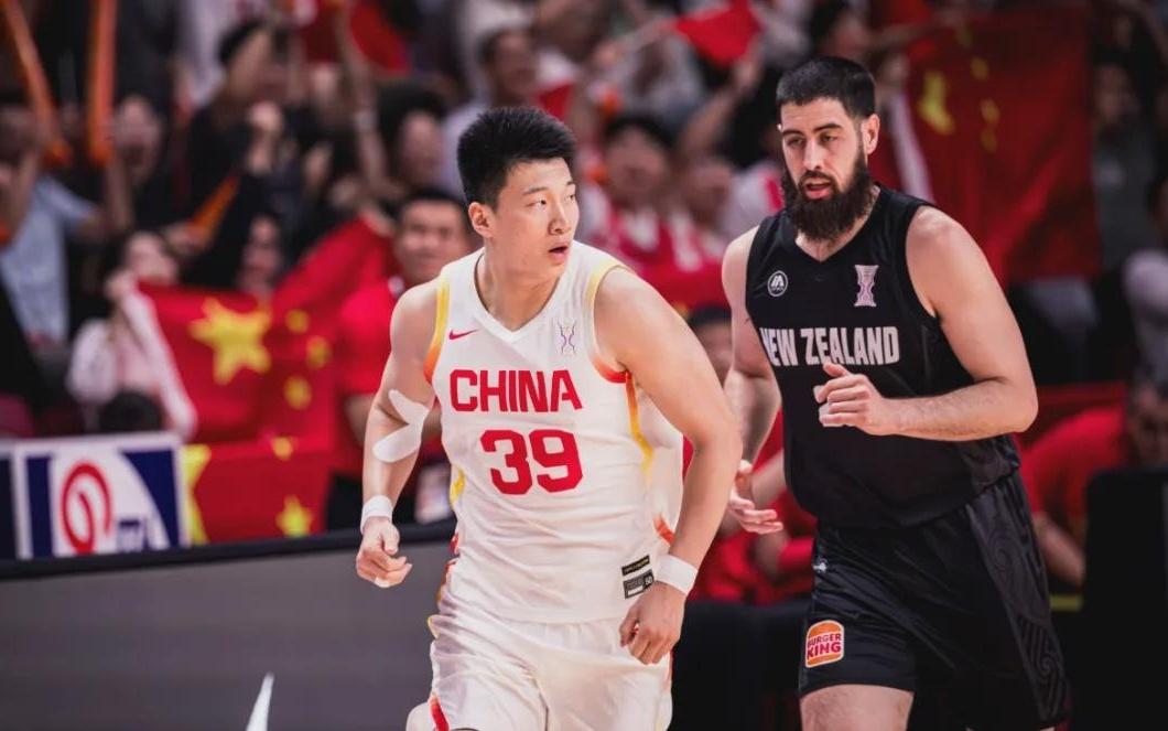 中国男篮夺亚洲杯亚军！三个瑕疵要重视，这四人有实力打NBA