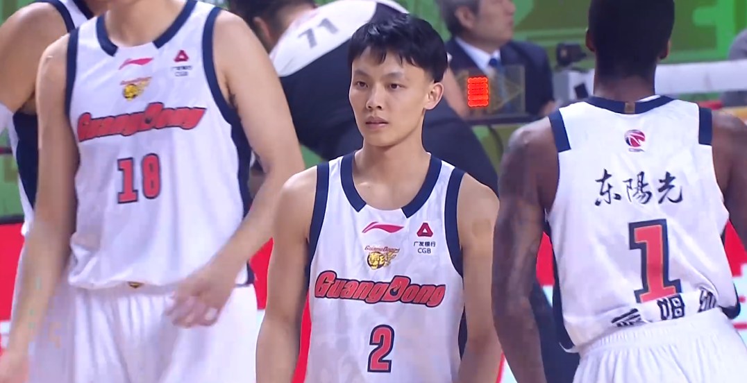 3连胜重回前二！广东却有4坏消息，让杜锋下一轮粤沪大战有些没底