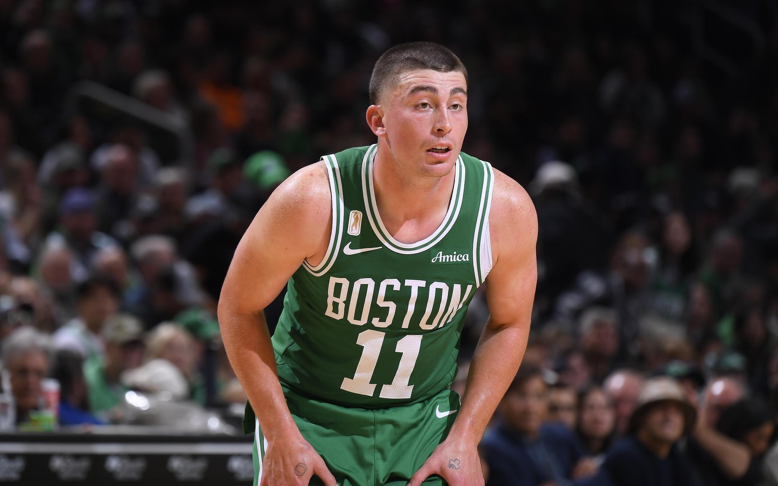 凯尔特人队内半场三人得分上双，球队