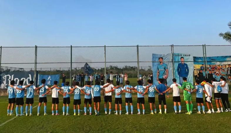 大连国安各夺一冠湖北夺两冠！申花摆脱超级杯魔咒山东颗粒无收