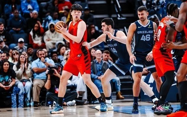 苏群：短短两个月，杨瀚森适应NBA的心