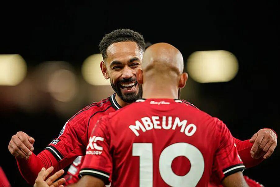 库尼亚首球曼联42三连胜！逆袭暂居前