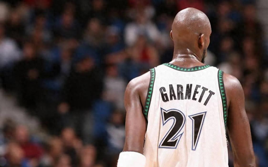 十年恩怨，如今一笔勾销！狼王终回归球队，21号球衣将完美退役！