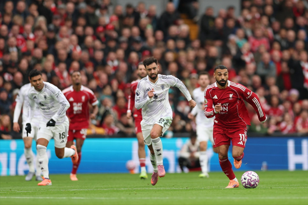 太玄幻!8分分差3轮抹平,曼联反超利物浦,阿莫林真比斯洛特牛