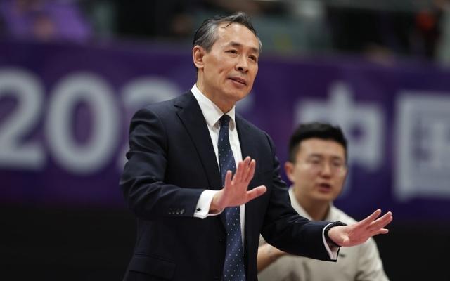 正式确定！CBA争议外援签约北京首钢，许利民出其不意，冲击冠军