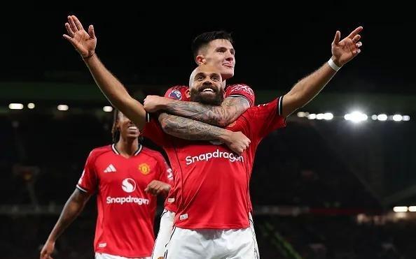 莱因克尔：姆伯莫真的很出色，在曼联踢球丝毫没有让他慌乱