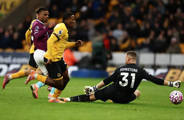 9场仅2分!英超中资队倒数第1:主帅遭狂嘘与球迷激烈对峙