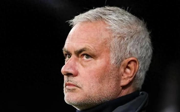 03！穆里尼奥再遭打击，本菲卡在欧冠已