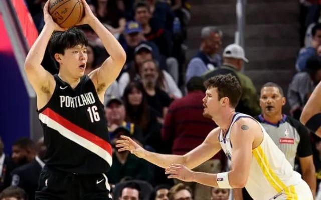 4分4篮板&6犯毕业开拓者主帅如何评价杨瀚森首秀