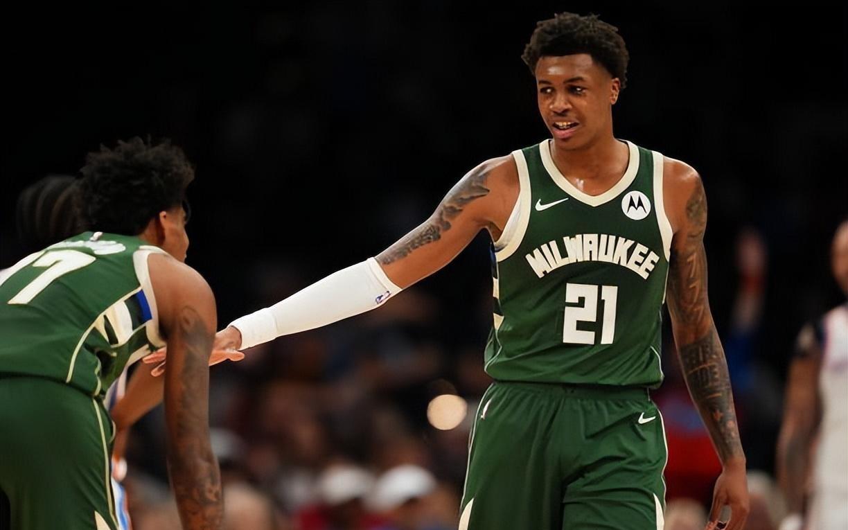 为了留下前快船侧翼大将，雄鹿最终决