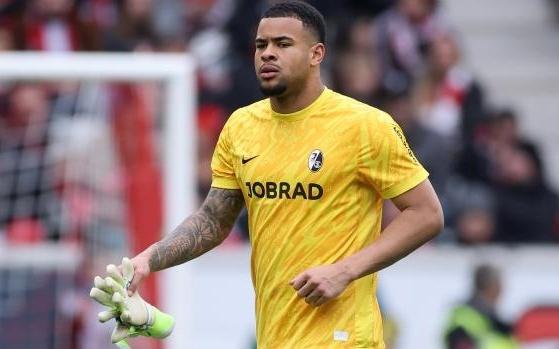 米体：米兰开始考察迈尼昂接替者，包括铃木彩艳和阿图博卢