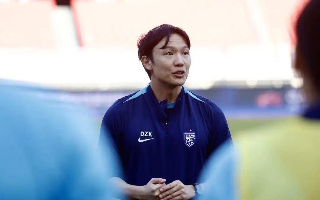 邓卓翔确定无法在武汉三镇转正，俱乐部将聘请欧洲名帅执教，引发热议