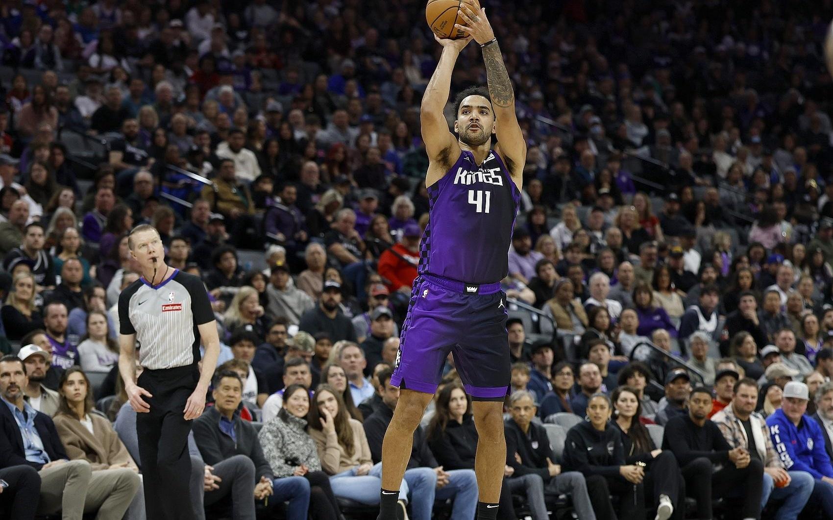 美记：莱尔斯和皇马的合同是1年320万美元包含NBA跳出条款