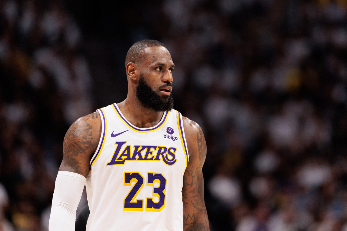 太强了！詹姆斯赛前近13场场均25.6分6.5助攻6.2篮板！