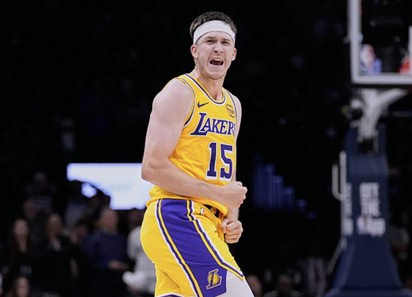 就在今天,湖人78年队史上的一个空白,被里夫斯填补了